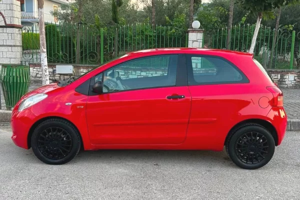 Makina ne shitje ne Tirane, Toyota, 2007 Diesel,Kambio Manual Pagesa 3,000  Euro.
