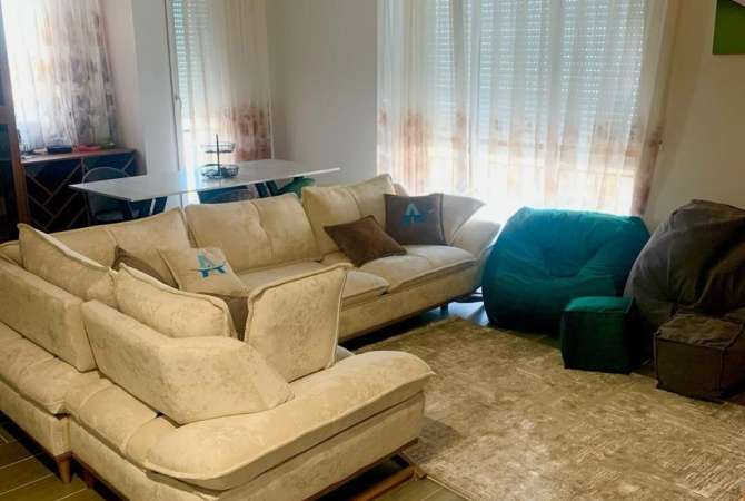 Shtepi me qera 3+1 ne Tirane - 100,000 Leke