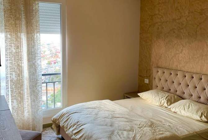 Shtepi me qera Apartament ne Tirane, 3+1, Mobilimi E mobiluar, Pagesa 100,000  Leke.