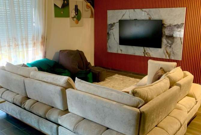 Shtepi me qera Apartament ne Tirane, 3+1, Mobilimi E mobiluar, Pagesa 100,000  Leke.