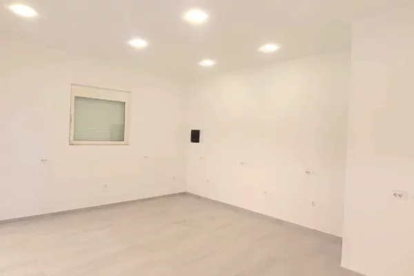 🏪✨ DYQAN PER SHITJE PRANE KISHES KATOLIKE | LOKACION STRATEGJIK DHE MUNDESI IDEALE INVESTIMI!