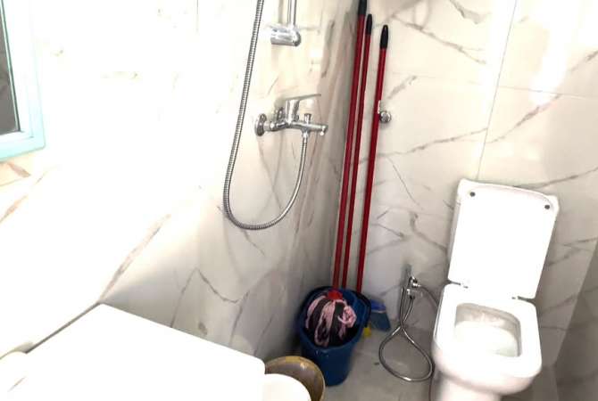 Shtepi me qera Apartament ne Tirane, Garsoniere, Mobilimi E mobiluar, Pagesa 35,000  Leke.