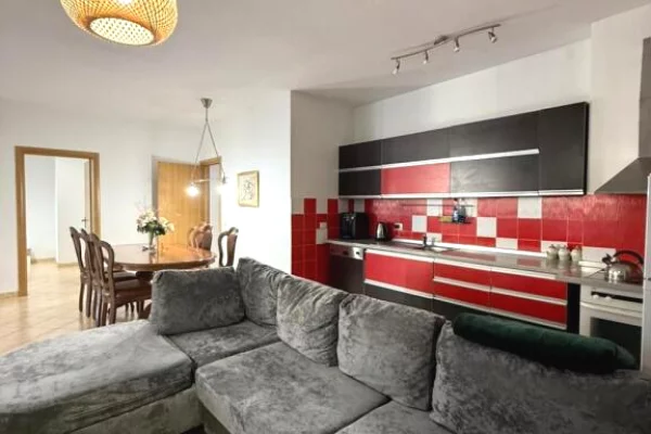 Shtepi me qera Apartament ne Tirane, 2+1, Mobilimi E mobiluar, Pagesa 750  Euro.