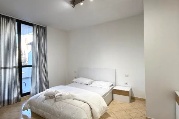 Shtepi me qera Apartament ne Tirane, 2+1, Mobilimi E mobiluar, Pagesa 750  Euro.