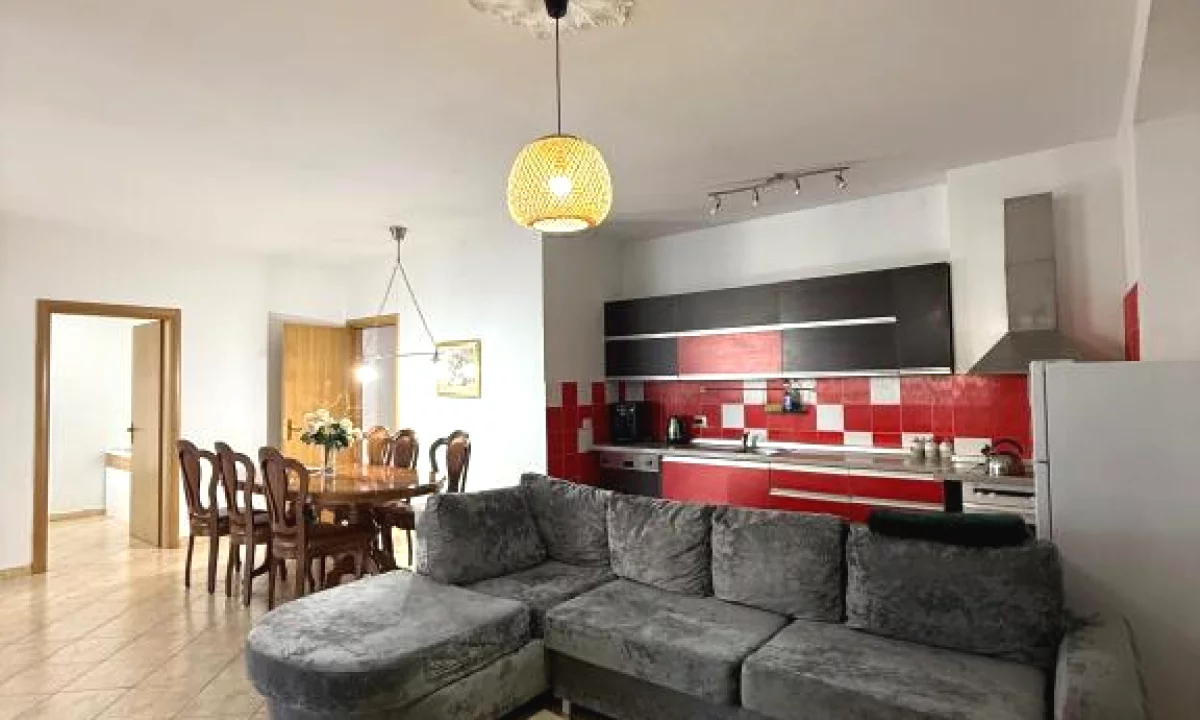 Shtepi me qera Apartament ne Tirane, 2+1, Mobilimi E mobiluar, Pagesa 750  Euro.