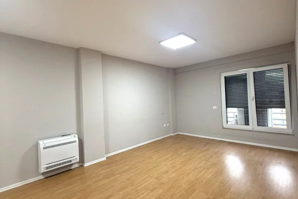 Eskluzive, Jepet me qera apartament bosh 2+1 + post parkimi 