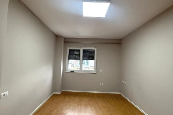 Eskluzive, Jepet me qera apartament bosh 2+1 + post parkimi 