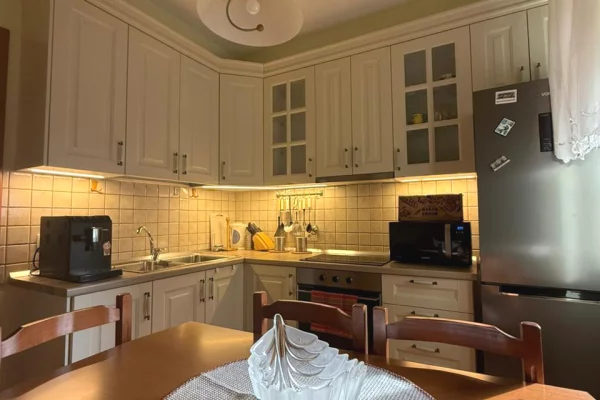 Appartamento in affitto a Tirana 1+1, Arredato