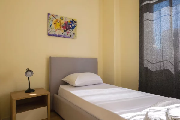 Shtepi me qera Apartament ne Tirane, 2+1, Mobilimi E mobiluar, Pagesa 900  Euro.