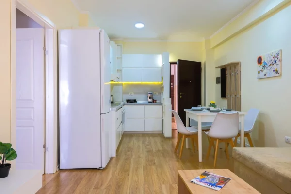 Shtepi me qera Apartament ne Tirane, 2+1, Mobilimi E mobiluar, Pagesa 900  Euro.
