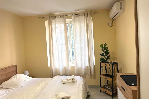 Shtepi me qera Apartament ne Tirane, 2+1, Mobilimi E mobiluar, Pagesa 800  Euro.