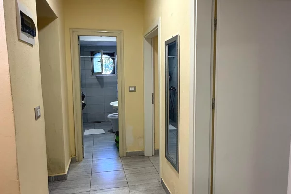 Shtepi me qera Apartament ne Tirane, 2+1, Mobilimi E mobiluar, Pagesa 800  Euro.