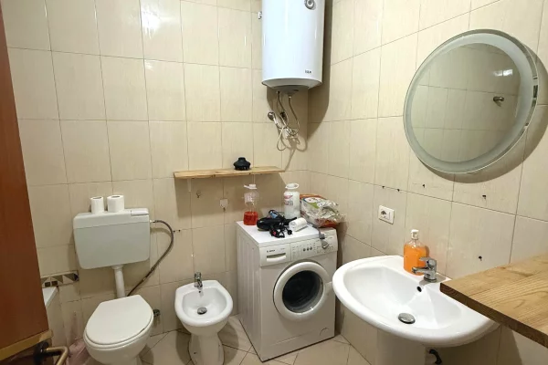 Shtepi me qera Apartament ne Tirane, 1+1, Mobilimi E mobiluar, Pagesa 550  Euro.