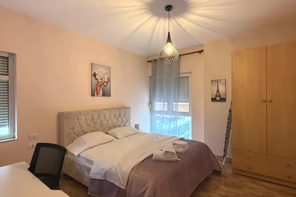 Shtepi me qera Apartament ne Tirane, 1+1, Mobilimi E mobiluar, Pagesa 550  Euro.