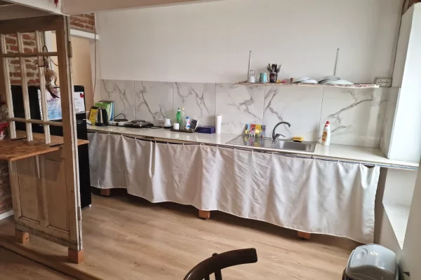 Shtepi me qera Duplex(shtepi me 2 kate) ne Tirane, 2+1, Mobilimi E mobiluar, Pagesa 1,400  Euro.