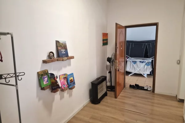 Shtepi me qera Duplex(shtepi me 2 kate) ne Tirane, 2+1, Mobilimi E mobiluar, Pagesa 1,400  Euro.