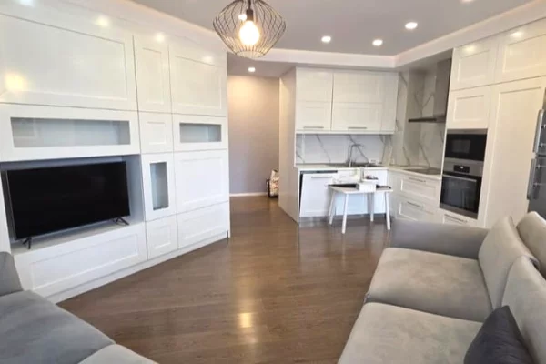 Shtepi me qera Apartament ne Tirane, 2+1, Mobilimi E mobiluar, Pagesa 750  Euro.