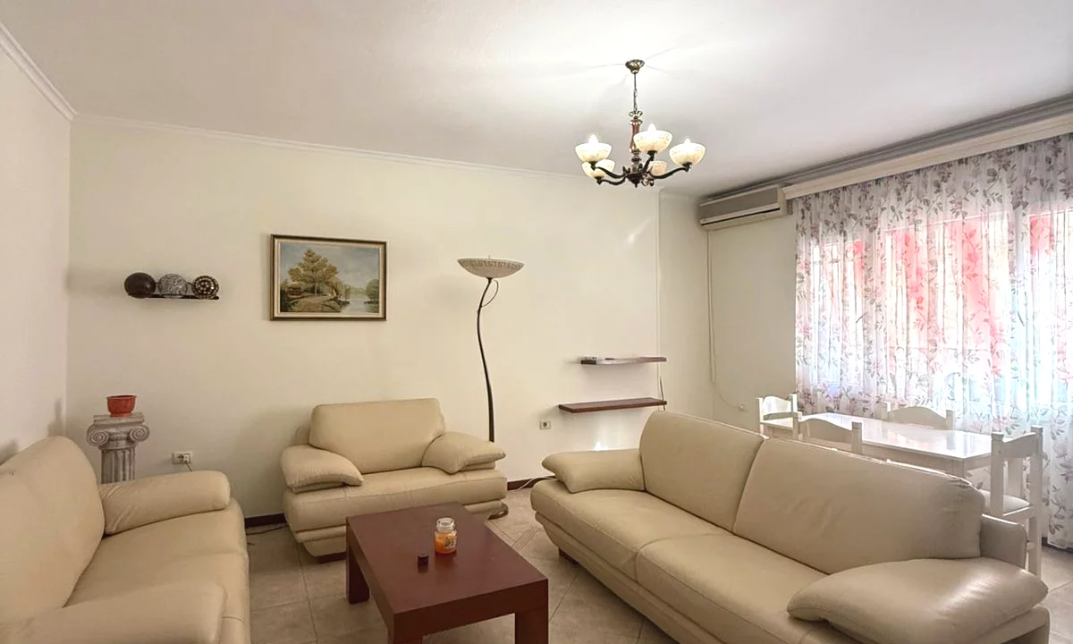 Shtepi me qera Apartament ne Tirane, 2+1, Mobilimi E mobiluar, Pagesa 750  Euro.