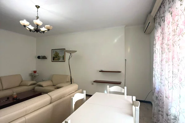 Shtepi me qera Apartament ne Tirane, 2+1, Mobilimi E mobiluar, Pagesa 750  Euro.