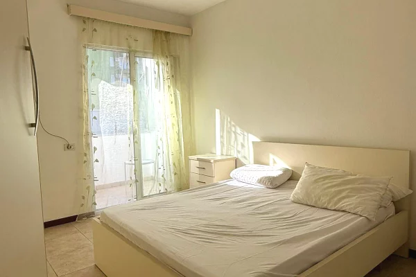 Shtepi me qera Apartament ne Tirane, 2+1, Mobilimi E mobiluar, Pagesa 750  Euro.