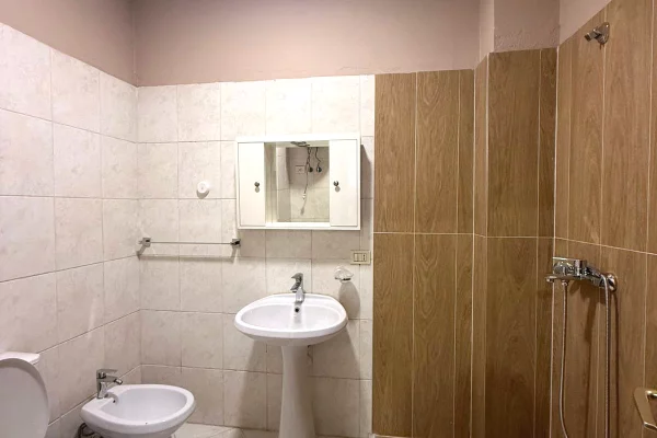 Apartment for rent in Tirana 3+1, Emty