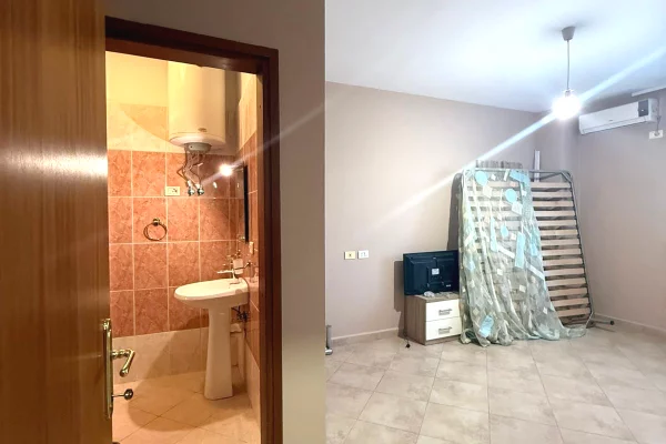 Apartment for rent in Tirana 3+1, Emty