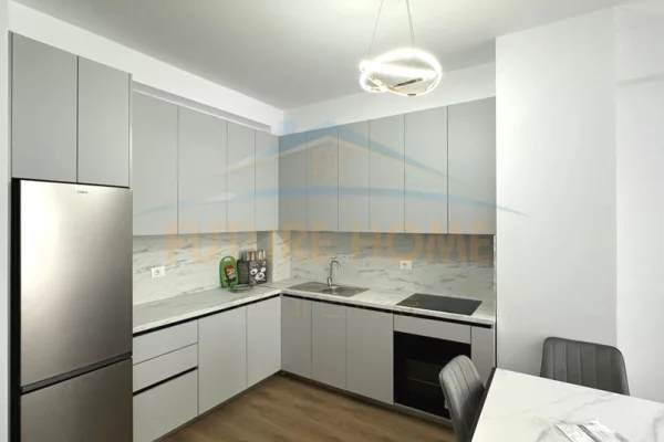 Appartamento in affitto a Tirana 1+1, Arredato