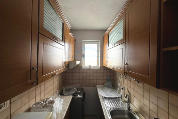 Appartamento in affitto a Tirana 2+1, Arredato