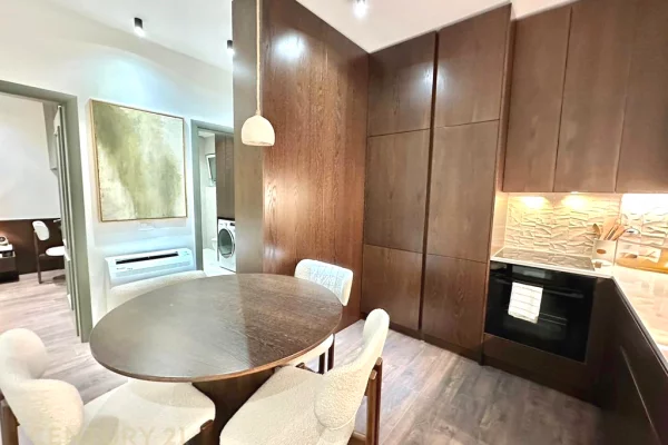 Shtepi ne shitje Apartament ne Tirane, 1+1, Mobilimi E mobiluar, Pagesa 167,000  Euro.