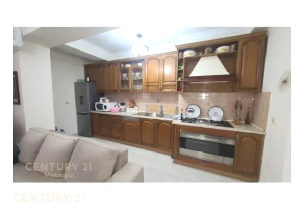 Shtepi me qera Apartament ne Tirane, 2+1, Mobilimi E mobiluar, Pagesa 600  Euro.
