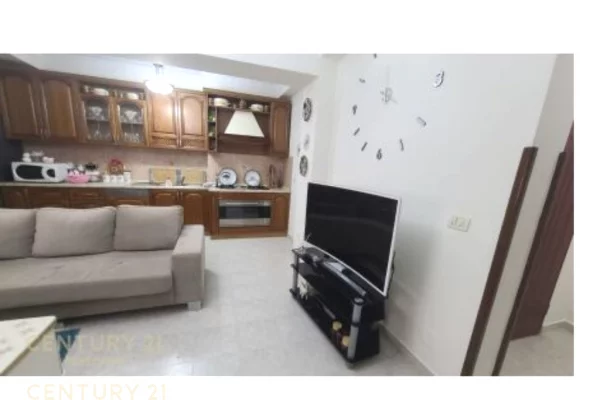 Shtepi me qera Apartament ne Tirane, 2+1, Mobilimi E mobiluar, Pagesa 600  Euro.