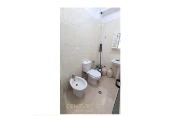 Shtepi me qera Apartament ne Tirane, 2+1, Mobilimi E mobiluar, Pagesa 600  Euro.