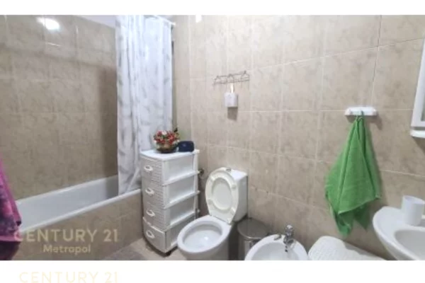 Shtepi me qera Apartament ne Tirane, 2+1, Mobilimi E mobiluar, Pagesa 600  Euro.