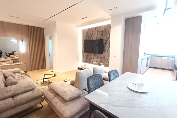 Appartamento in affitto a Tirana 3+1, Arredato