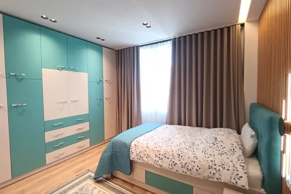 Appartamento in affitto a Tirana 3+1, Arredato