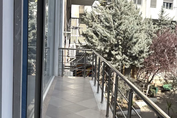 Ambient biznesi me qera 6+1 ne Tirane - 300 Euro