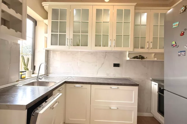 🏡 JEPET ME QERA APARTAMENT 2+1📍 Rruga Fortuzi