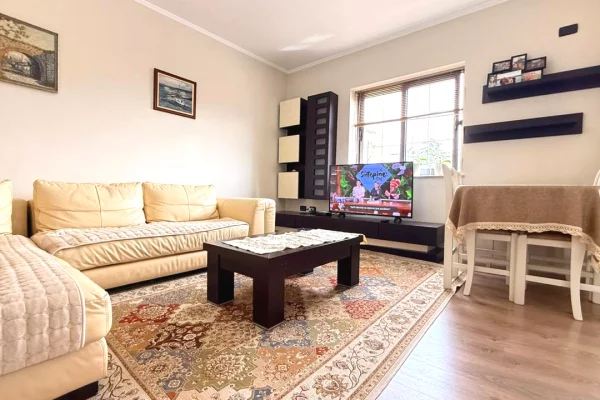 Shtepi me qera Apartament ne Tirane, 2+1, Mobilimi E mobiluar, Pagesa 60,000  Leke.