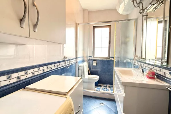 Shtepi me qera Apartament ne Tirane, 2+1, Mobilimi E mobiluar, Pagesa 60,000  Leke.