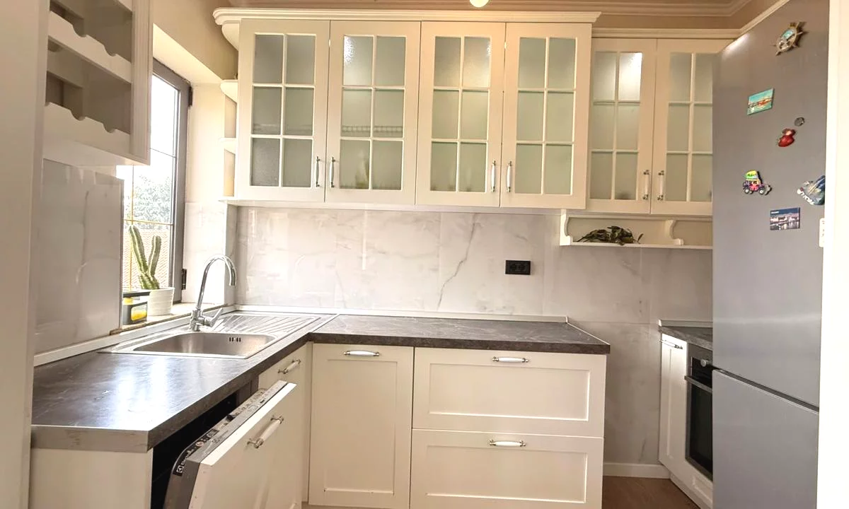 Shtepi me qera Apartament ne Tirane, 2+1, Mobilimi E mobiluar, Pagesa 60,000  Leke.