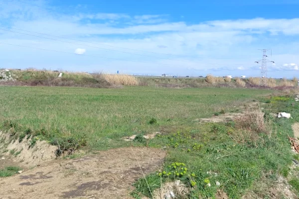 Truall ose Toke ne Durres - 288,000 Euro