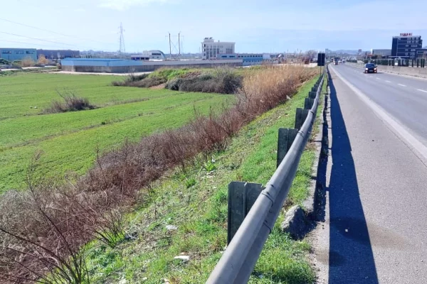 Truall ose Toke ne Durres - 288,000 Euro