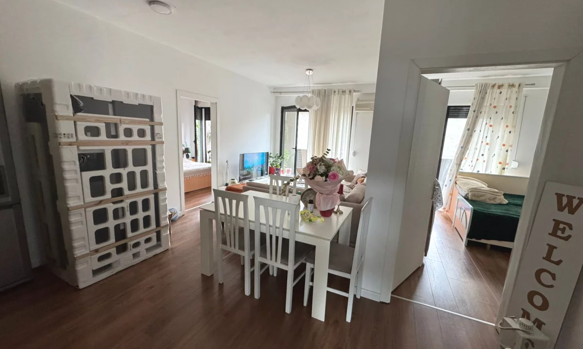 Shtepi ne shitje Apartament ne Tirane, 2+1, Mobilimi Bosh, pa mobiluar, Pagesa 186,000  Euro.