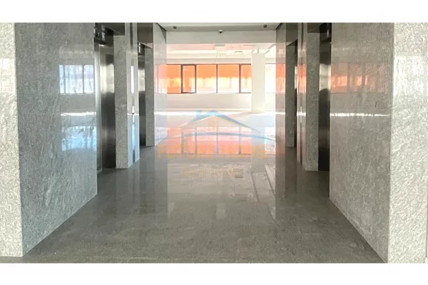 Ambient biznesi me qera 3+1 ne Tirane - 17,000 Euro