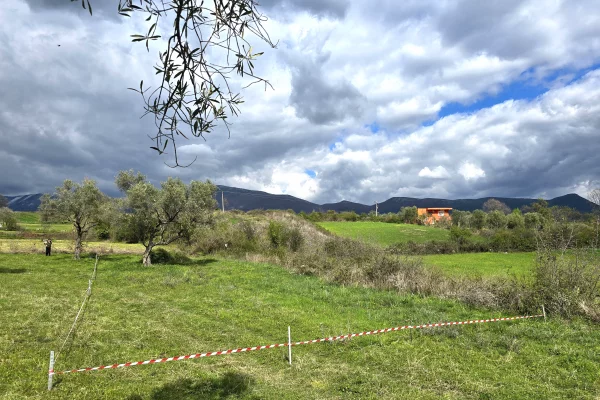 Truall ose Toke ne Tirane - 34,990 Euro