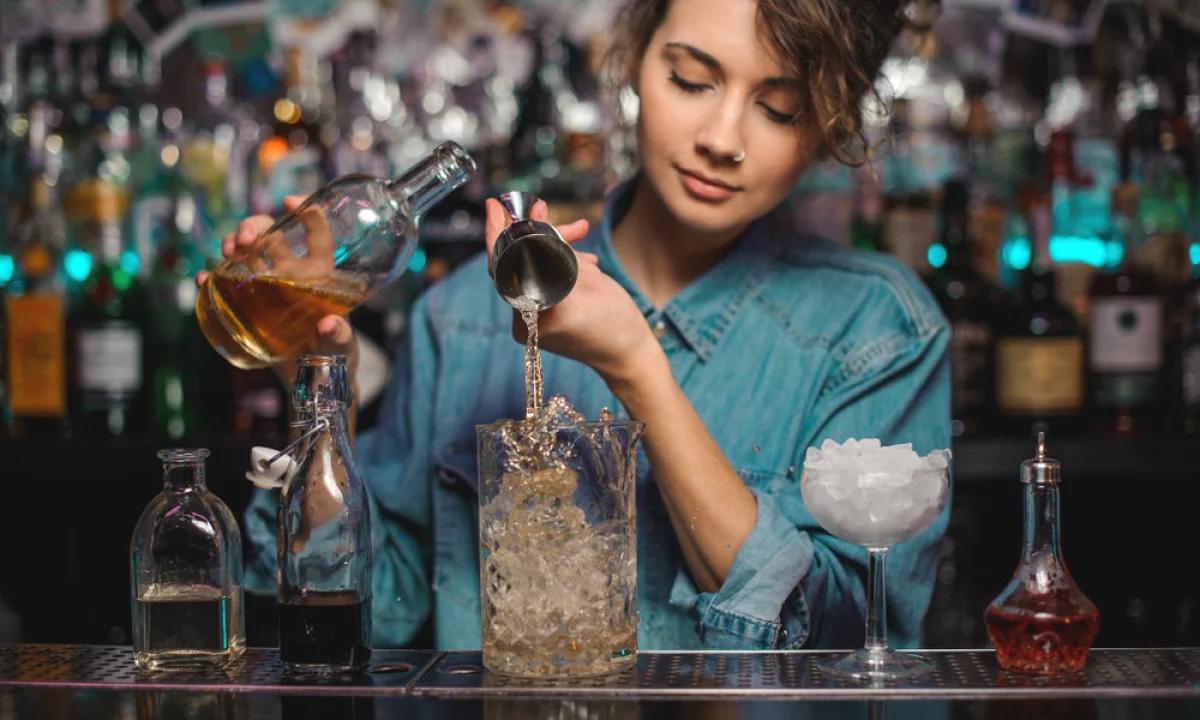 Njoftime Pune ne Sarande, Profesioni Banakier , Me eksperience, Pagesa 100,000  Leke.