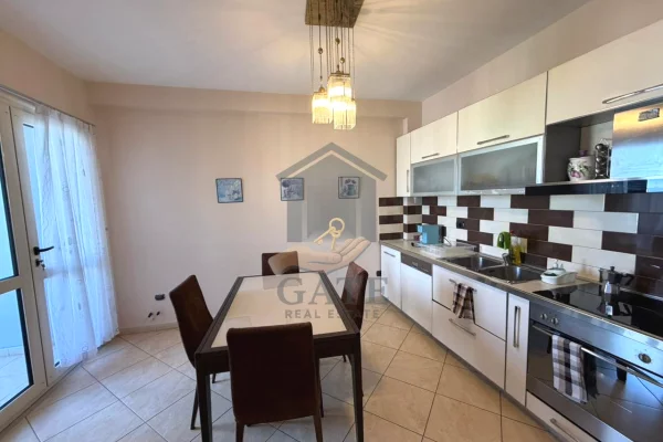 Shtepi me qera Apartament ne Durres, 2+1, Mobilimi E mobiluar, Pagesa 650  Euro.