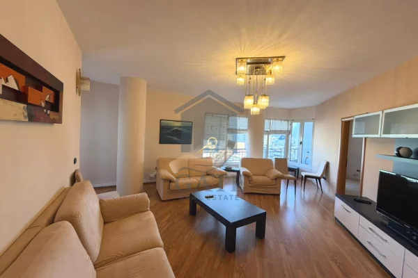 Shtepi me qera Apartament ne Durres, 2+1, Mobilimi E mobiluar, Pagesa 650  Euro.