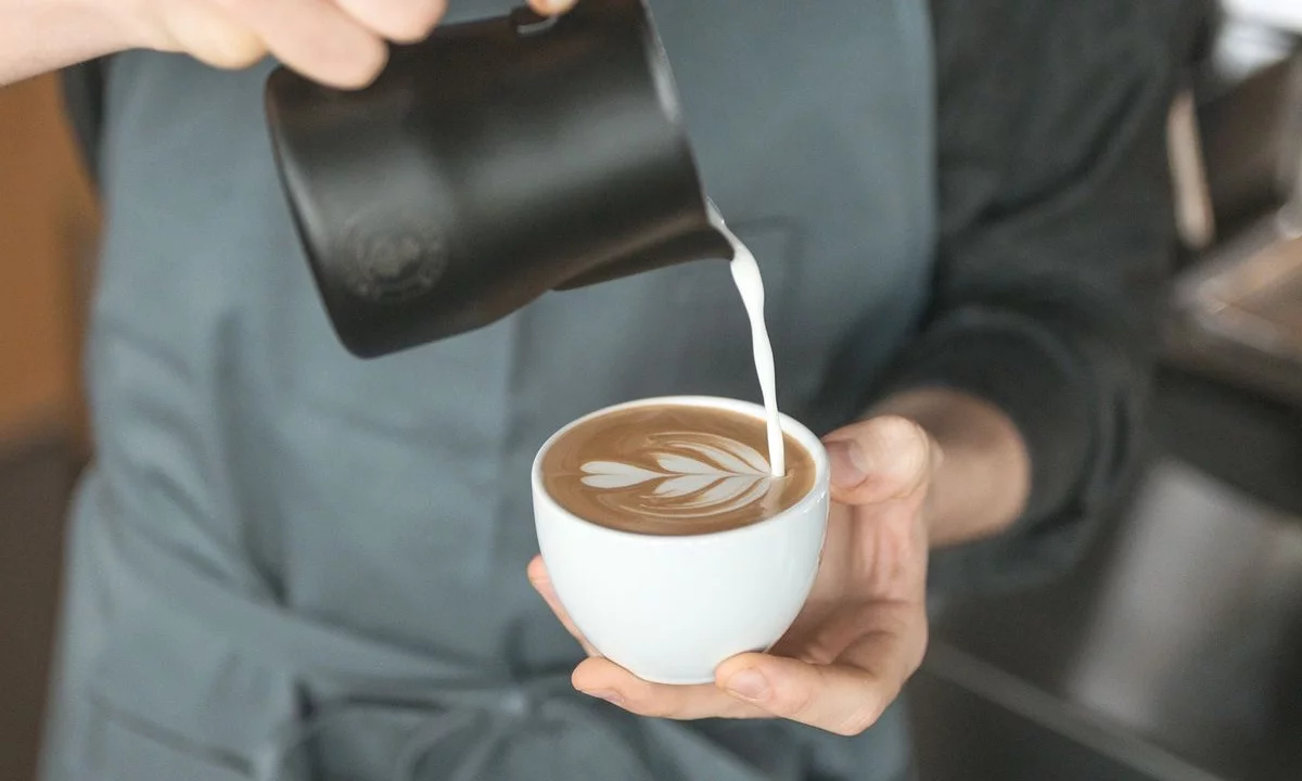 Job Offers in Tirana, Profession Banakier/e  , With experience, Payment 55,000  Leke.