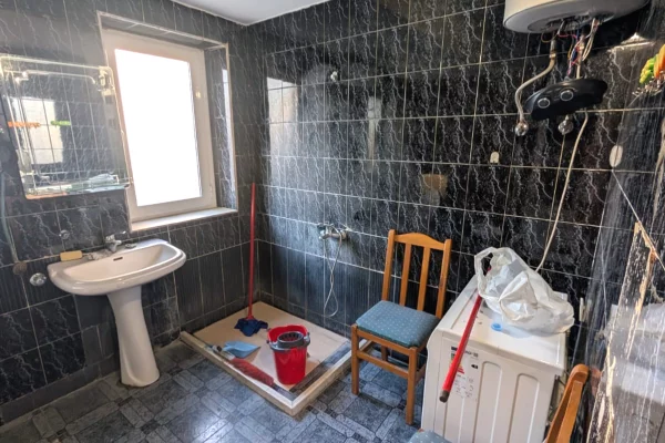 Shtepi me qera Apartament ne Tirane, 2+1, Mobilimi E mobiluar, Pagesa 500  Euro.